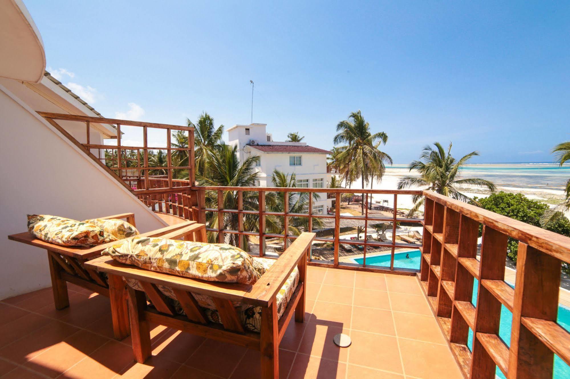 Albatross Ocean View Hotel Dongwe Exterior photo